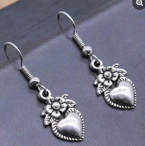 HTSilvertone heart and flower charm dangle drop earrings. NWT - Image 1