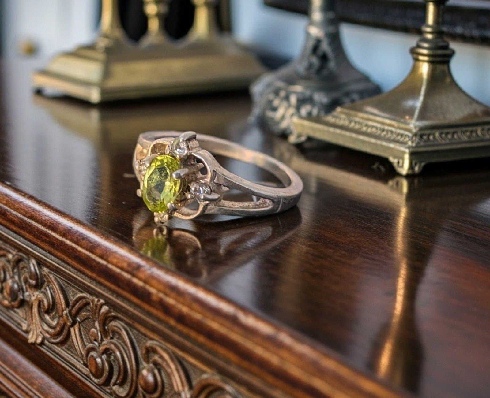 ✨ Vintage Victorian-Style Sterling Silver Peridot & Diamond Trilogy Ring ✨Size 6 - Thumbnail 9