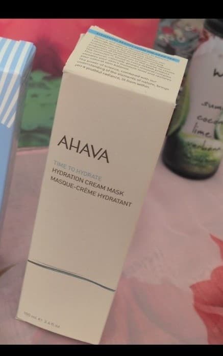 Makeup bundle w/ makeup brushes,wen hair products and a necklace - Thumbnail 8