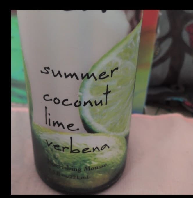 Makeup bundle w/ makeup brushes,wen hair products and a necklace - Thumbnail 9