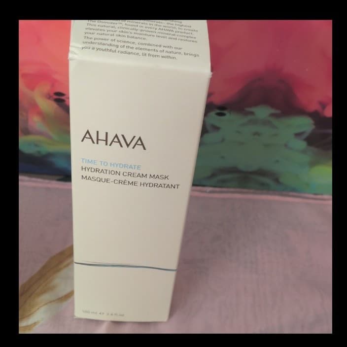 Makeup bundle w/ makeup brushes,wen hair products and a necklace - Thumbnail 6