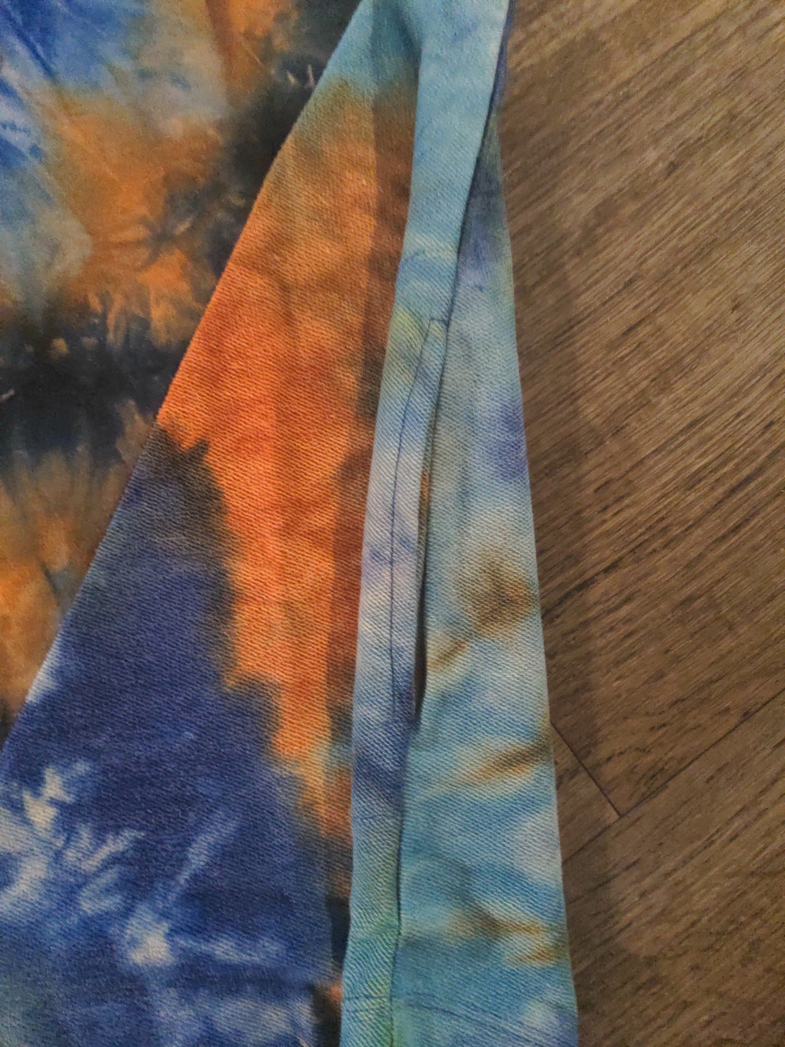 LOGO LOUNGE TYE DYE SHIRT SIZE MEDIUM - Thumbnail 2