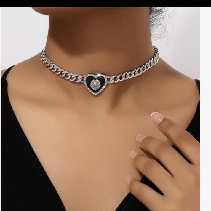 Rhinestone Heart Pendant Choker - Thumbnail 3