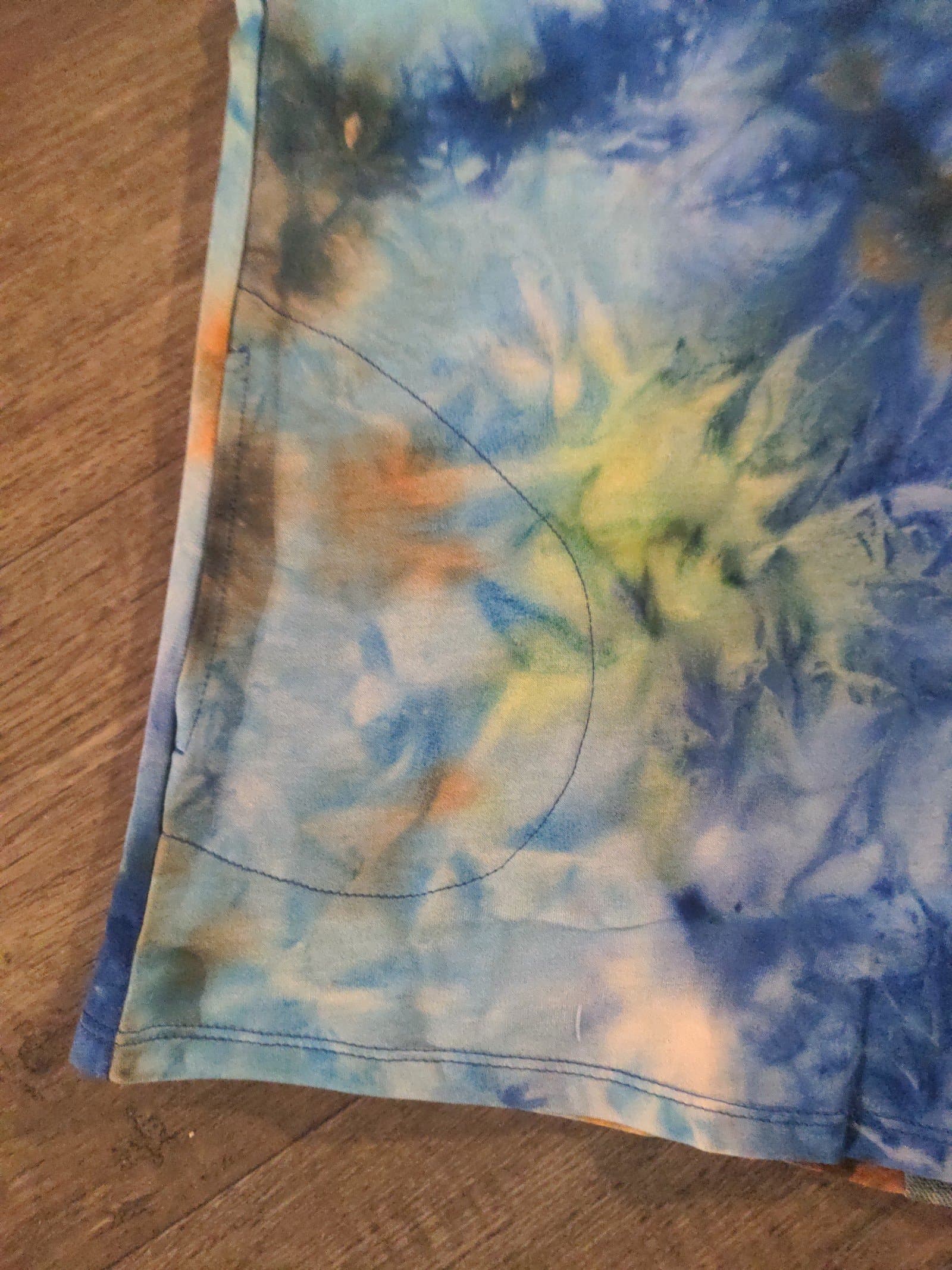 LOGO LOUNGE TYE DYE SHIRT SIZE MEDIUM - Thumbnail 3