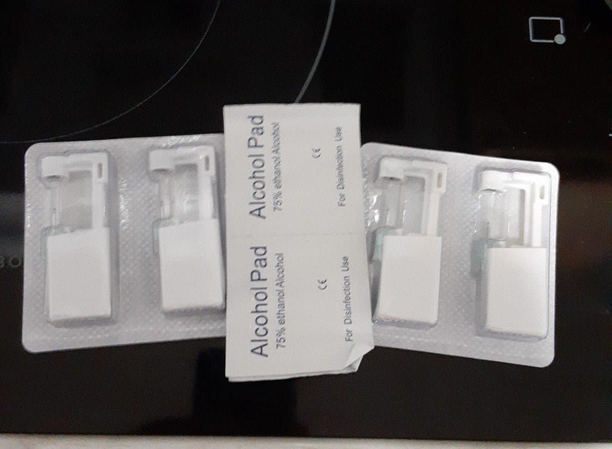 4 disposable ear piercing units diamond studs - Thumbnail 2