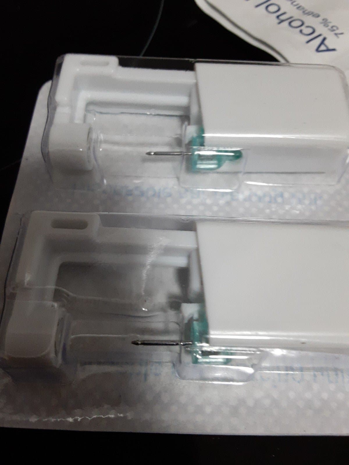 4 disposable ear piercing units diamond studs - Thumbnail 3