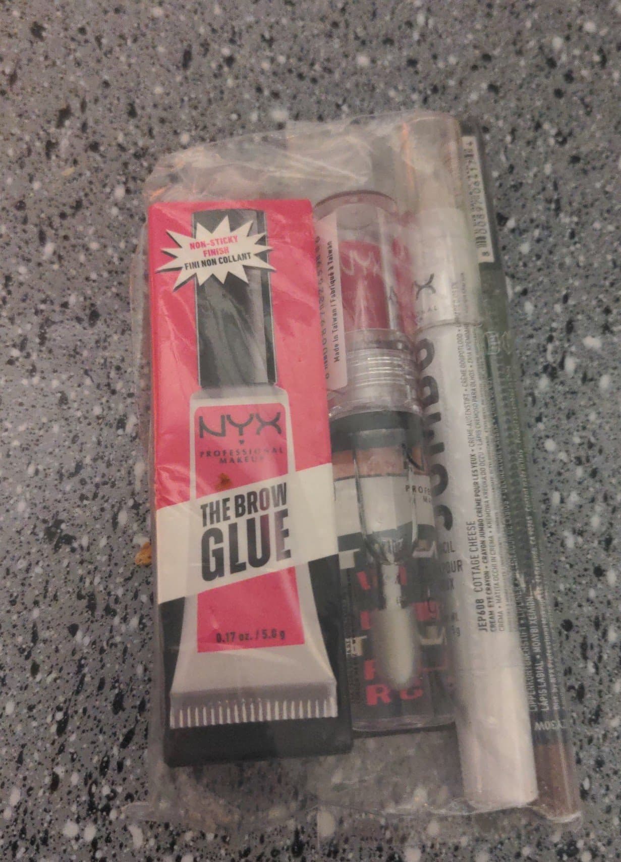 NYX makeup bundle - Thumbnail 2