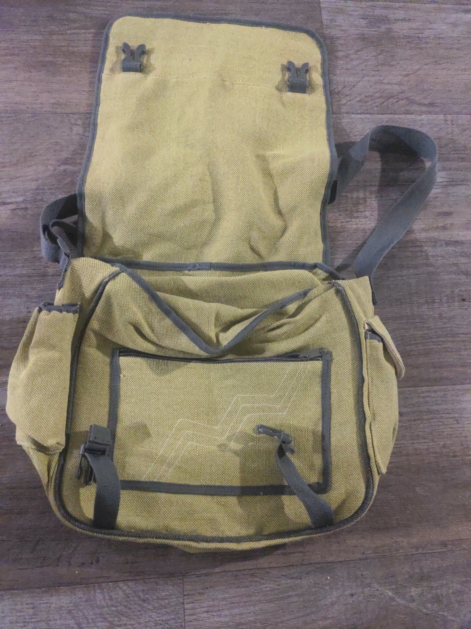 Onyx green tote bag with clips - Thumbnail 5