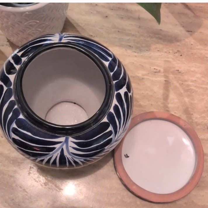 Hand Painted Mexican Talavera ceramic lidded jar Majolica pottery lidded jar. - Thumbnail 5