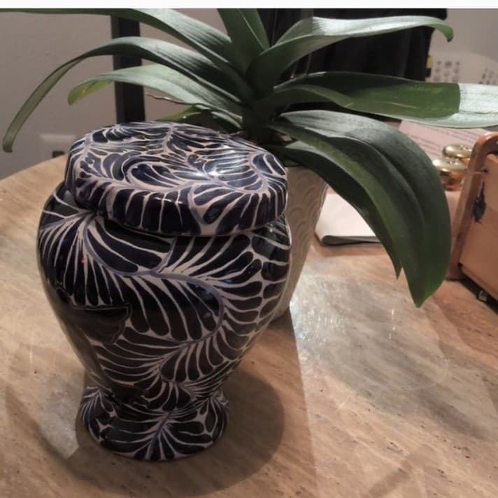 Hand Painted Mexican Talavera ceramic lidded jar Majolica pottery lidded jar. - Thumbnail 2