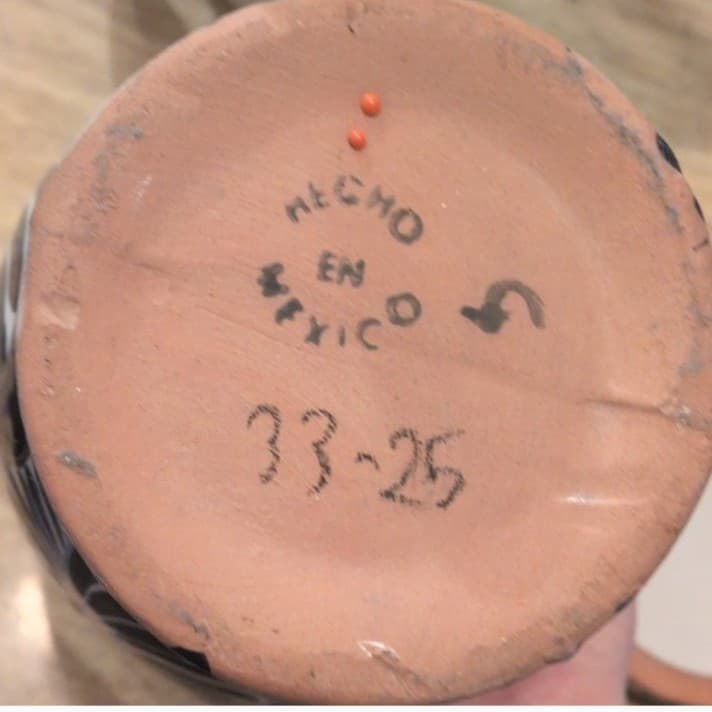 Hand Painted Mexican Talavera ceramic lidded jar Majolica pottery lidded jar. - Thumbnail 8