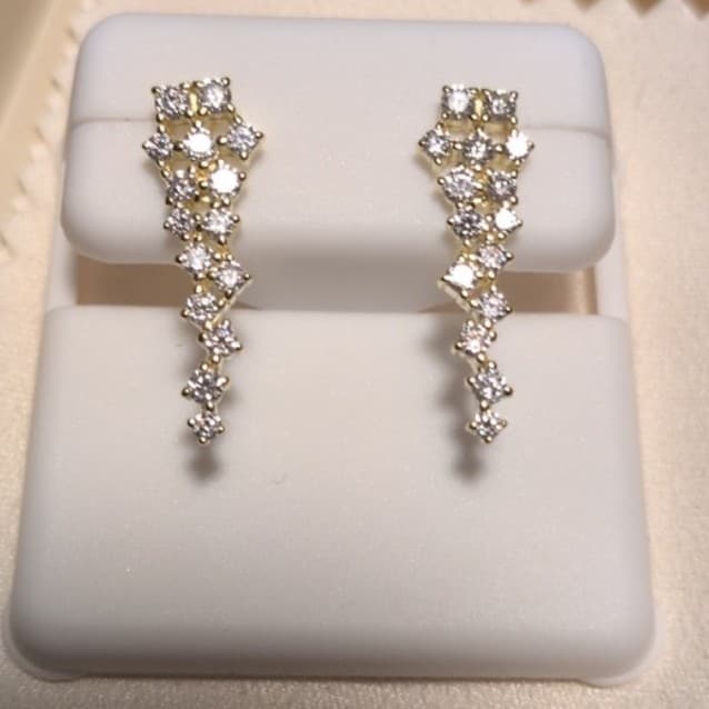 Up For Sale 1.50ctw Moissanite Waterfall Dangles Retail $300 *HOLD FOR MICHELLE* - Image 1