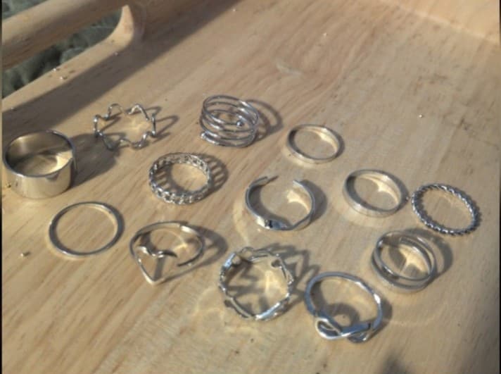 Box full of rings, earrings, bracelets,and necklaces Brand new ! - Thumbnail 10