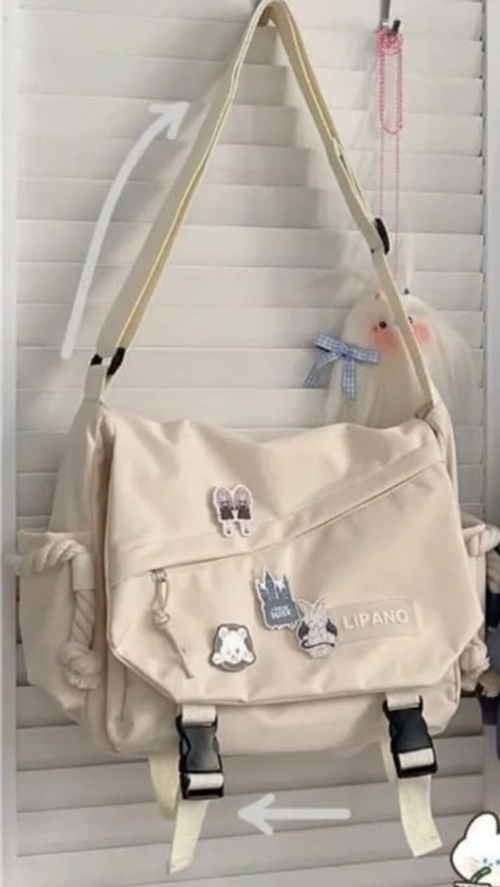 Hot topic Cream Messenger Bag with Removable Badges Back To School Fun! - Thumbnail 4