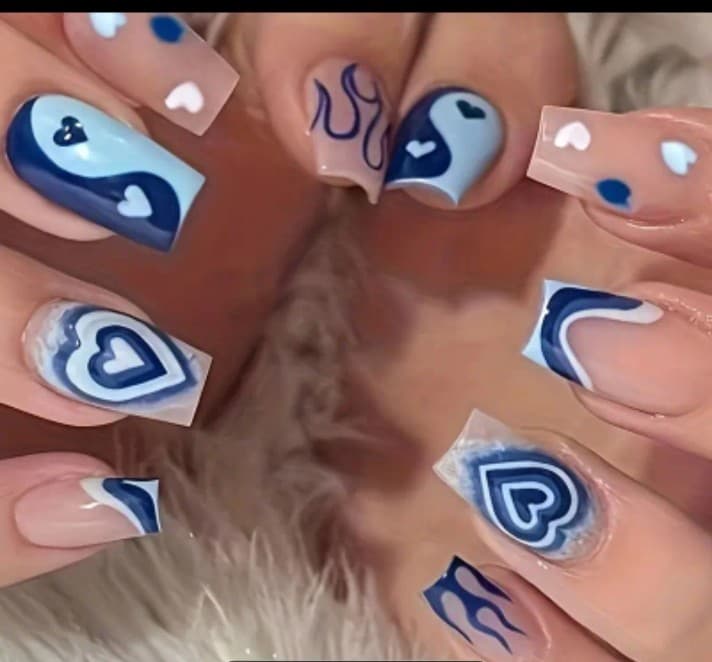 Blue and Nude Heart press on nails - Thumbnail 2