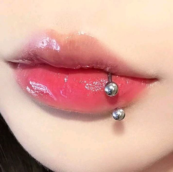 8 Hot Topic Silver Hoop and Spike Earrings Set - Thumbnail 9