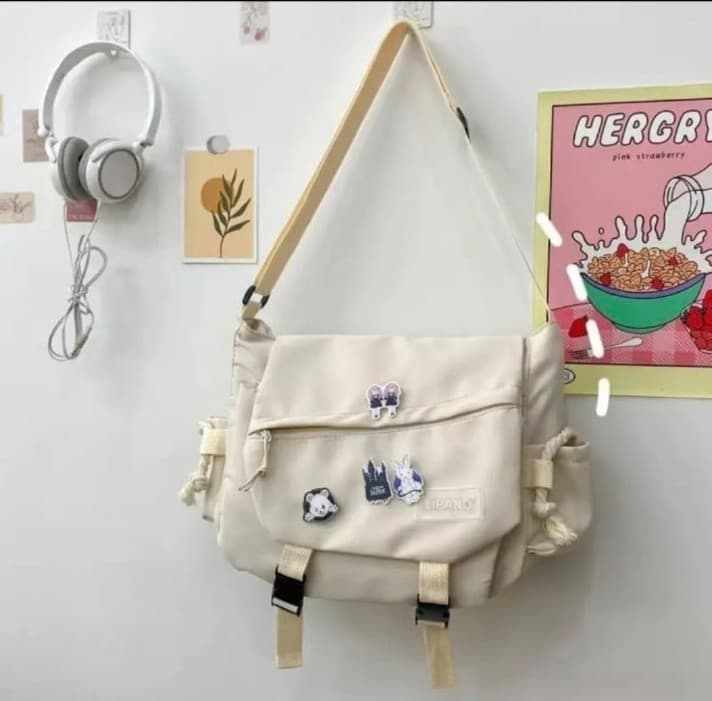 Hot topic Cream Messenger Bag with Removable Badges Back To School Fun! - Thumbnail 2