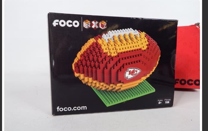 FOCO Kansas City Chiefs Women’s Shoes (Size 7) + FOCO BRXLZ Football Set - Thumbnail 6