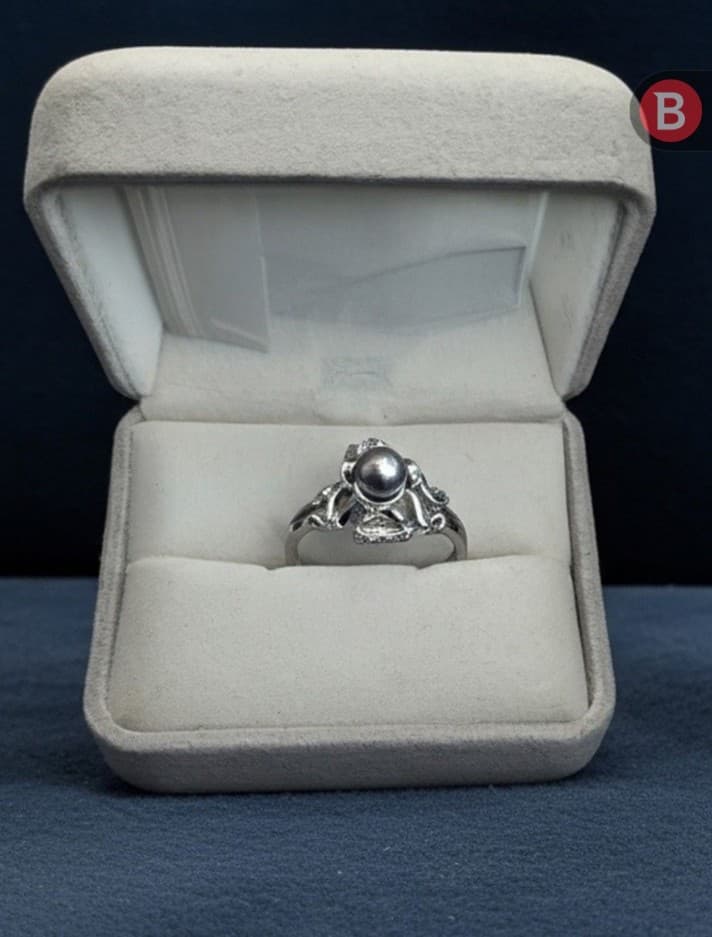 Beautiful Vintage inspired octopus Ring Size 8 - Image 1