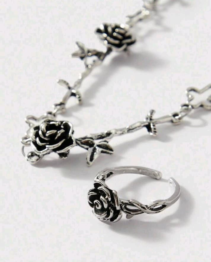 Hot topic Elegant Black and Silver Floral Jewelry Necklace & Ring Set - Thumbnail 3