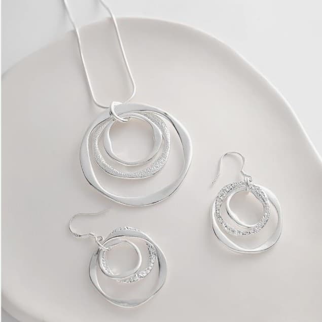 Sterling silver 925 necklace and earrings set comes with velvet Gift pouch - Image 1