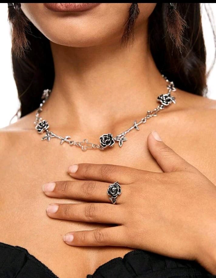 Hot topic Elegant Black and Silver Floral Jewelry Necklace & Ring Set - Thumbnail 4