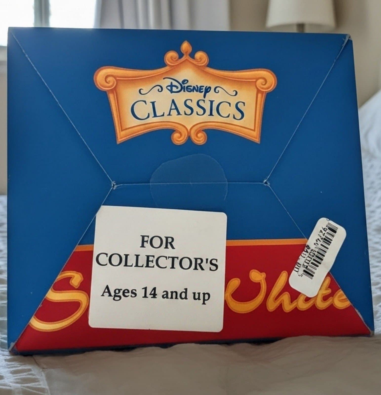 Disney Princess Snow White Porcelain Doll in A Blue and Yellow Silky Dress - Thumbnail 5