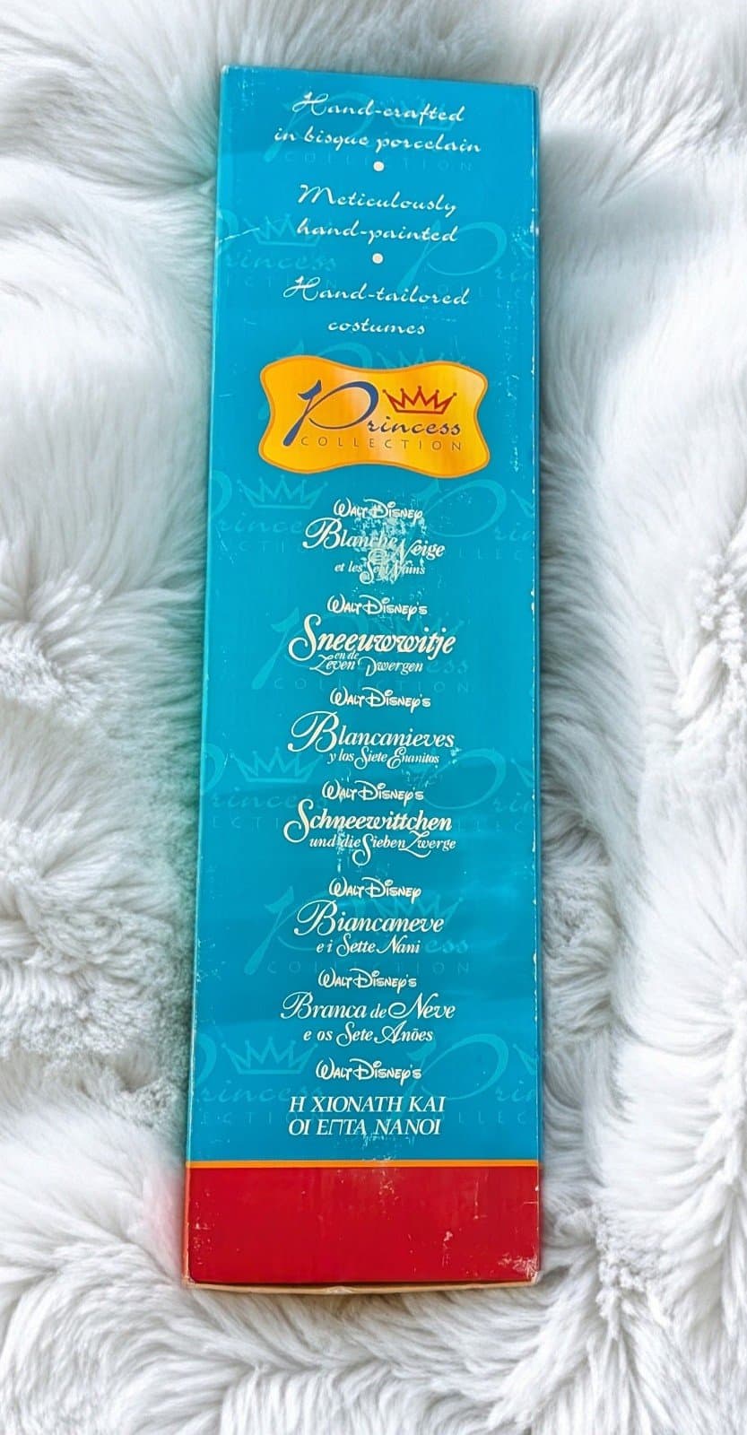 Disney Princess Snow White Porcelain Doll in A Blue and Yellow Silky Dress - Thumbnail 2