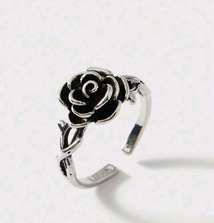 Hot topic Elegant Black and Silver Floral Jewelry Necklace & Ring Set - Thumbnail 5