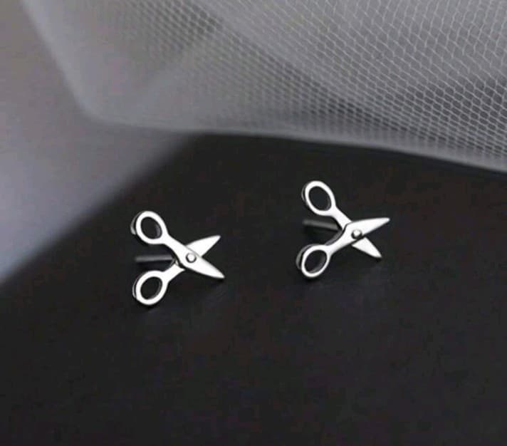 Elegant Silver Scissor Earrings - Thumbnail 2