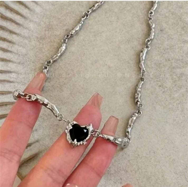 Hot topic black heart silver necklace - Image 1