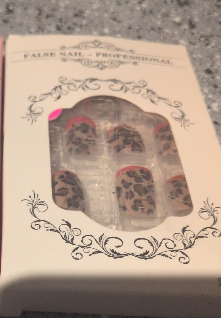 Leopard print press on nails - Thumbnail 2