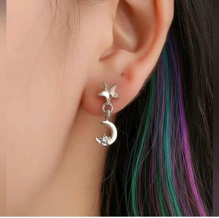 HT Silver Moon and Star Earrings Brand New ! - Thumbnail 2