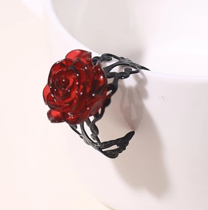 HT Gothic Red Rose Ring - Image 1