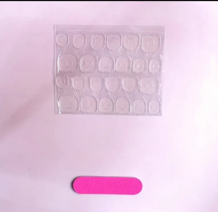 Elegant Press-On Nails Set - Thumbnail 4