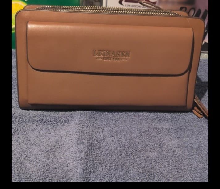 Brown Leinasen wallet with many compartments - Image 1