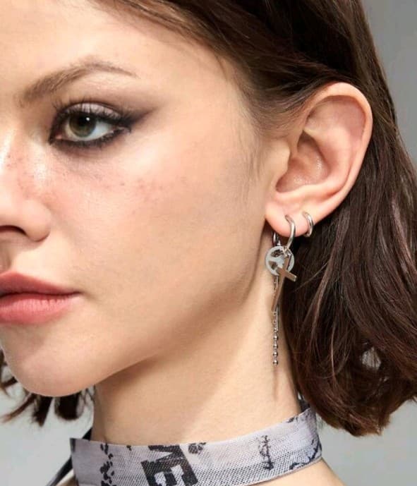 Hot Topic Edgy Silver Dangle Earrings - Thumbnail 2