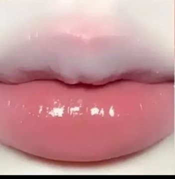 Luxurious Nude Lipstick - Thumbnail 4