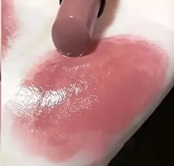 Luxurious Nude Lipstick - Thumbnail 8