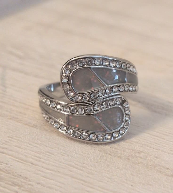 Elegant Silver Women's Ring - Image 1