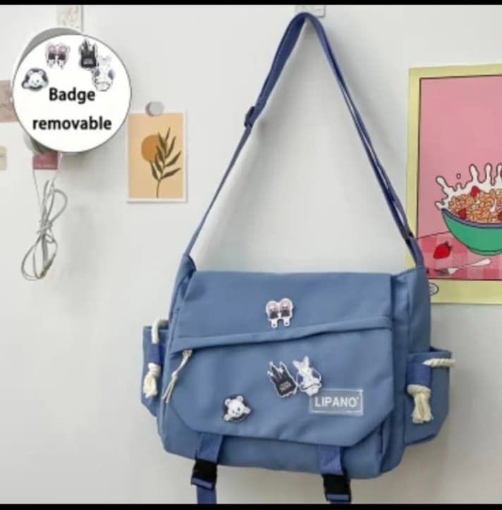 Hot topic Blue Kids Shoulder Bag with Fun Badges Back To School Fun ! - Thumbnail 2