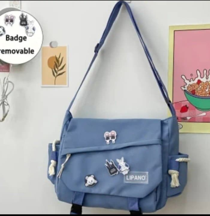 Hot topic Blue Kids Shoulder Bag with Fun Badges Back To School Fun ! - Thumbnail 3