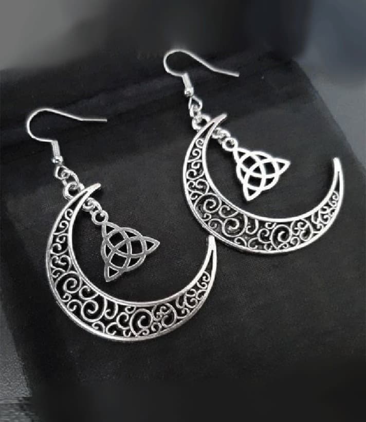 Hot topic Silver Crescent Moon/Intricate Silver Celtic Knot Earrings - Thumbnail 4
