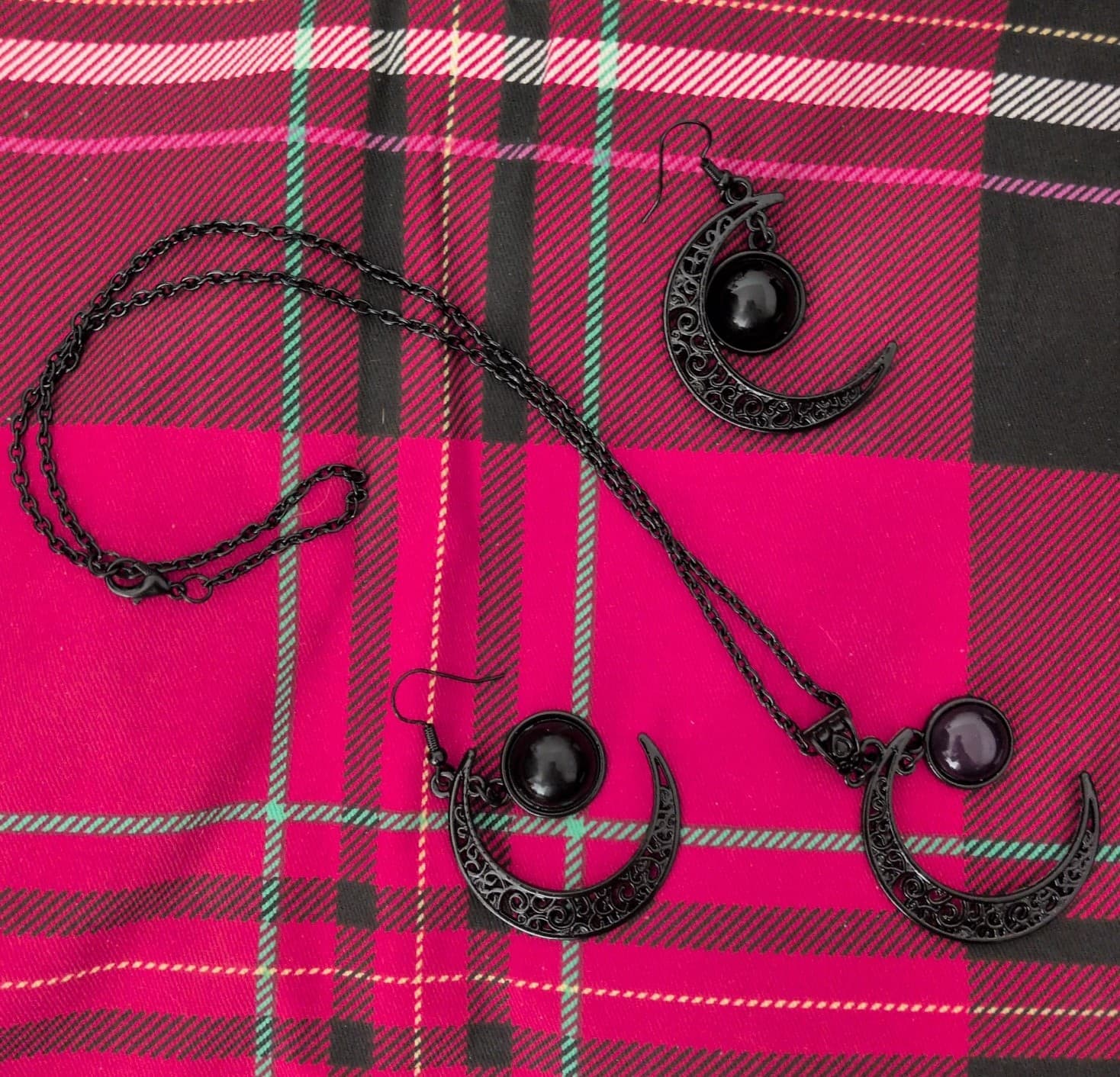 Black Crescent Moon Jewelry Set - Image 1