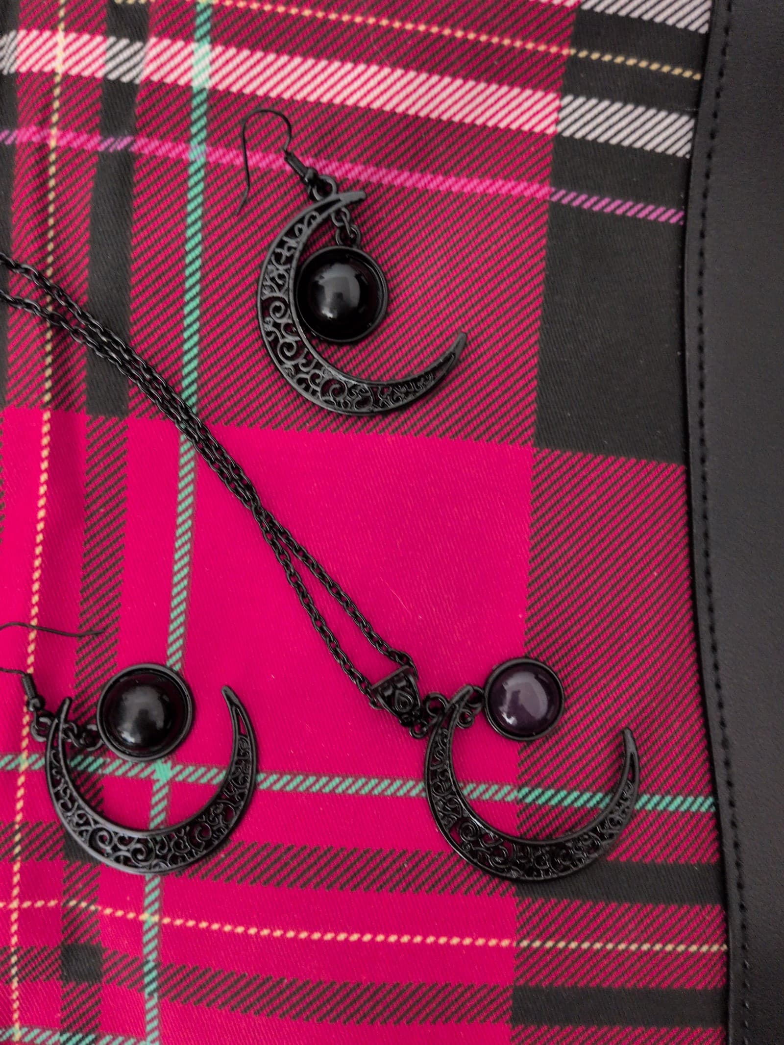 Black Crescent Moon Jewelry Set - Thumbnail 3