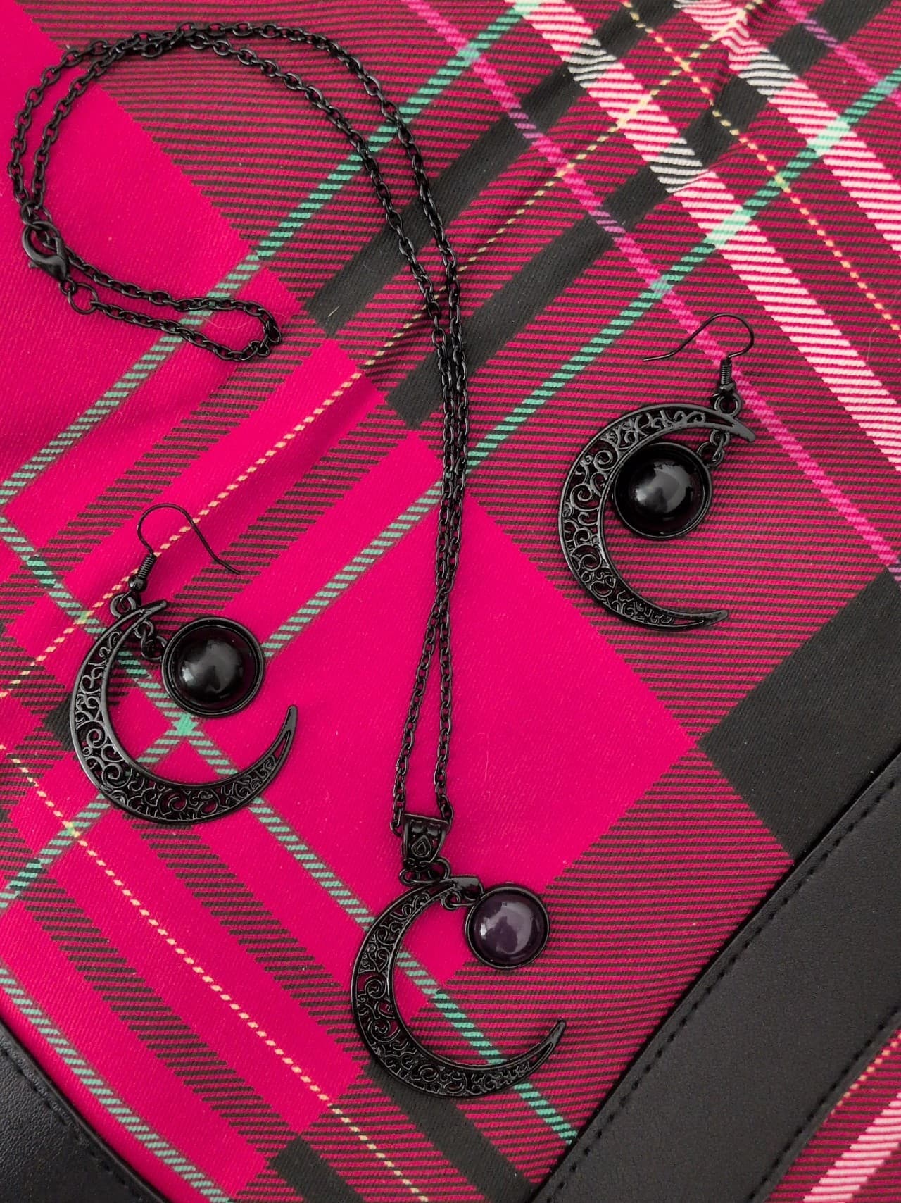 Black Crescent Moon Jewelry Set - Thumbnail 2