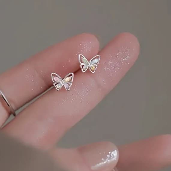 Elegant Silver Butterfly Earrings - Thumbnail 2
