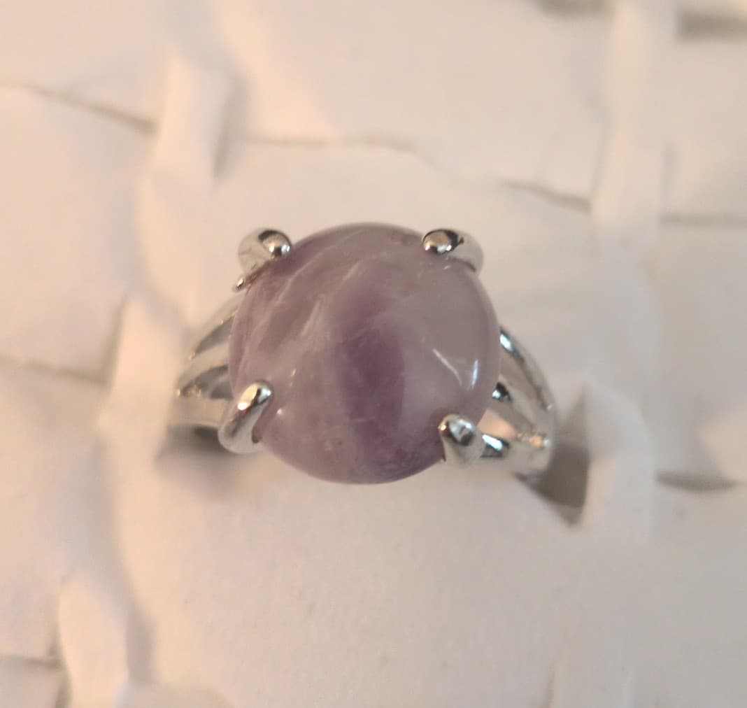 Elegant Silver and Purple Women's Ring - Image 1