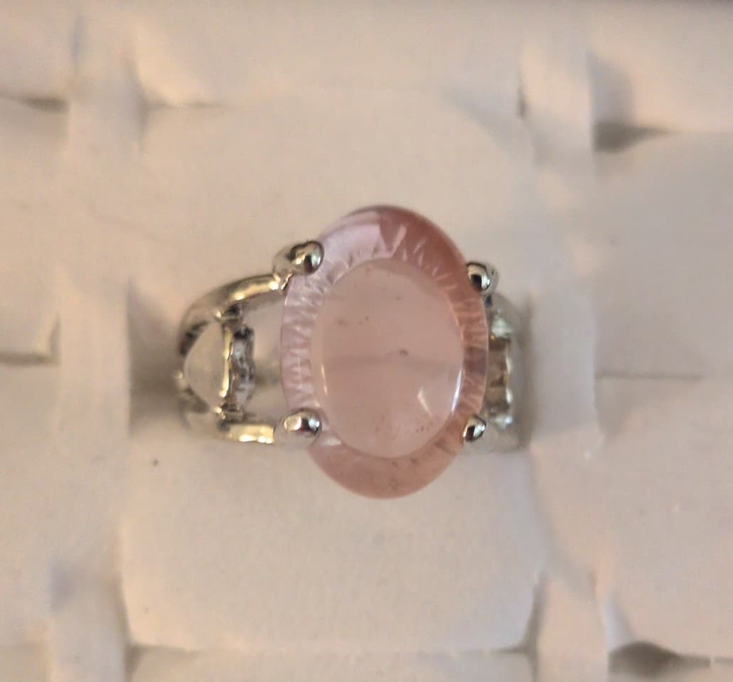 Elegant Pink Stone Silver Ring - Image 1