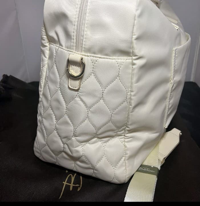 Bella Russo Quilted 17.7" Weekender Duffle Travel Bag Cream White w/Dustbag NWT - Thumbnail 12